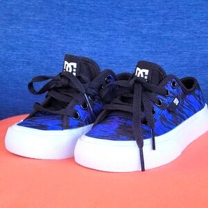 *Back To School* NWOT Blue DC Shoes Size 11